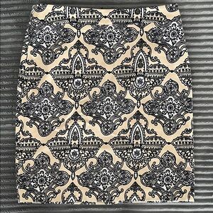 Elliott Lauren Black and Cream Ornate Pencil Skirt